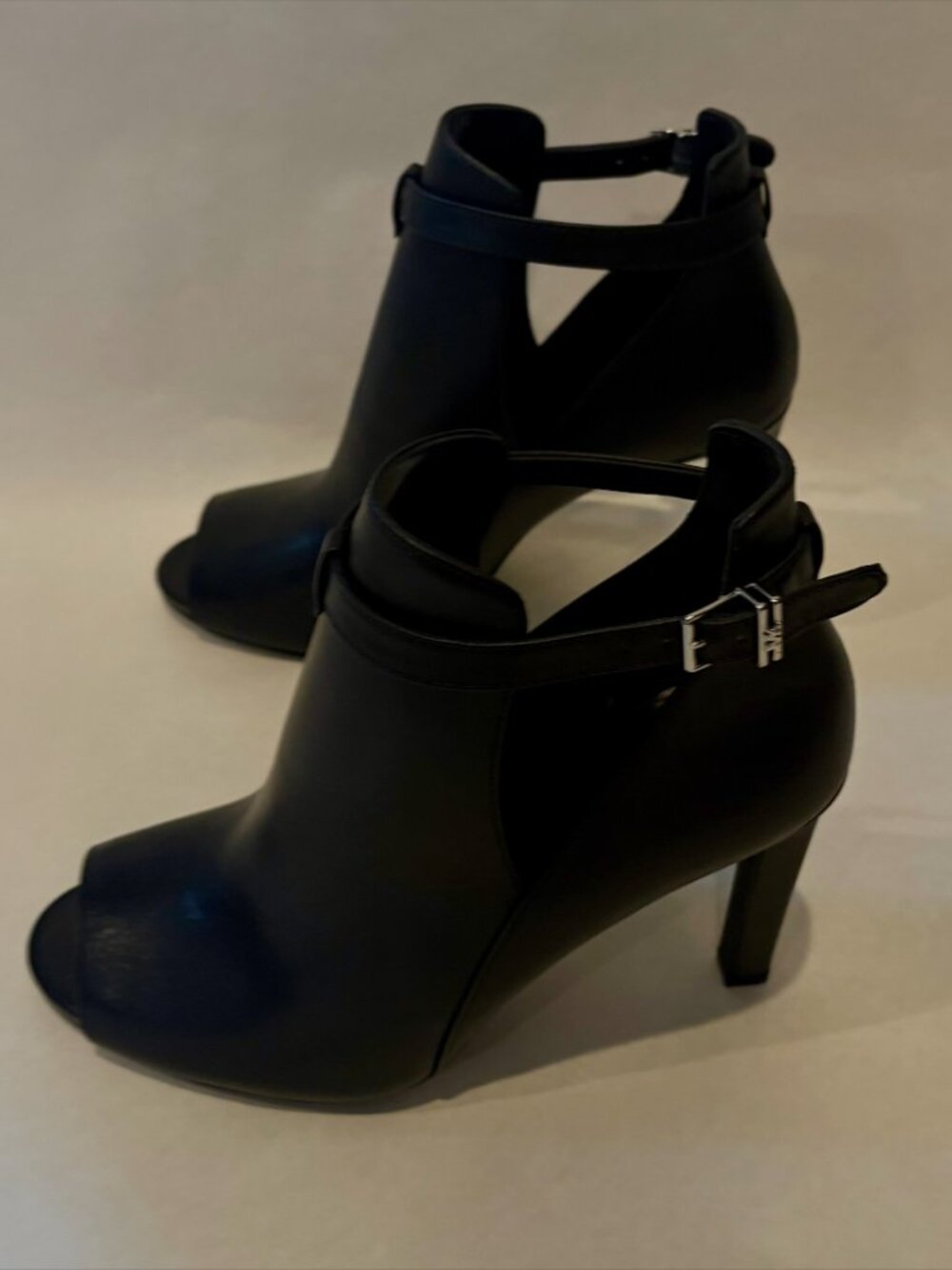 Michael Kors Lawson Black Leather Open-Toe Ankle Boot Size 9 - Picture 6 of 7
